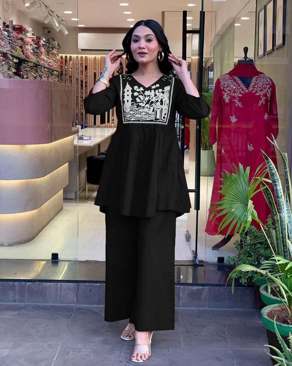 Chic & Stylish Embroidered Kurta Set ? Cotton Slub Comfort (L) - Image 4